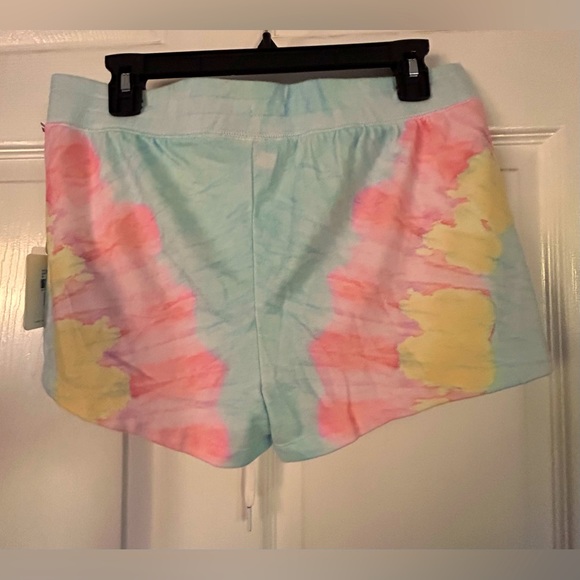 PJ Salvage SET | 2 Piece Smiley Day Trip Crew Neck & Matching Shorts - Picture 8 of 14